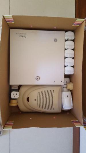 Central de alarma con 8 sensores CADDX NetworX NX-8