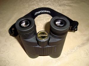Binocular largavistas Vanguard KDT