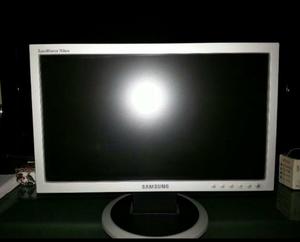 Monitor Samsung 17" usado