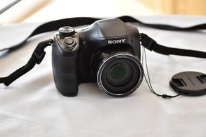 VENDO CAMARA SEMI PROFESIONAL SONY DSC H200