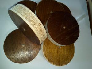 Vendo usadas 8 maderas redondas con orificio doble
