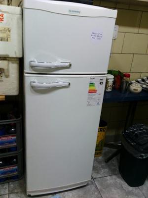 Heladera Con Freezer Coventry Hf24bgc1... 4 Meses De Uso