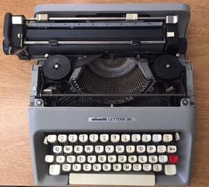 Maquina de Escribir Olivetti LETTERA 35