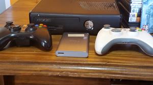 Xbox360 con 2 controle y juegos