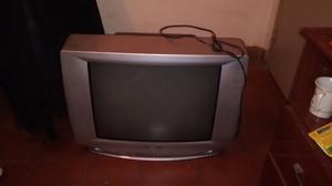 vendo tv marca hitachi control remoto exl estado