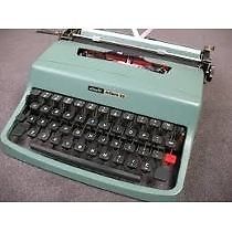 MAQUINA DE ESCRIBIR OLIVETTI PORTATIL