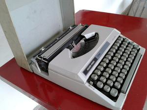 Maquina de escribir portátil silver reed 730