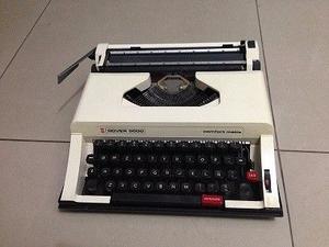 Maquina de escribir ROVER 
