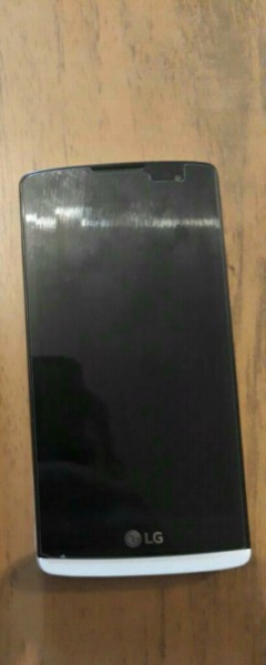 Vendo lg leon nuevo con funda y templado y liberado