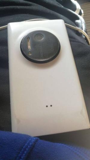 vendo o permuto nokia lumia  trizado funcionando