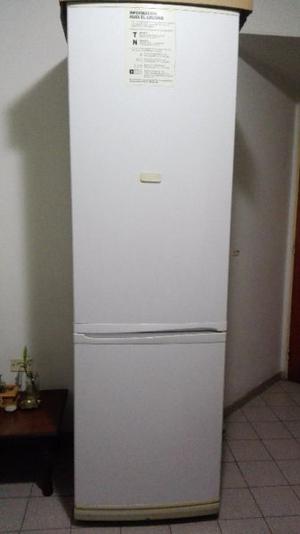 HELADERA C/FREEZER "CANDY"