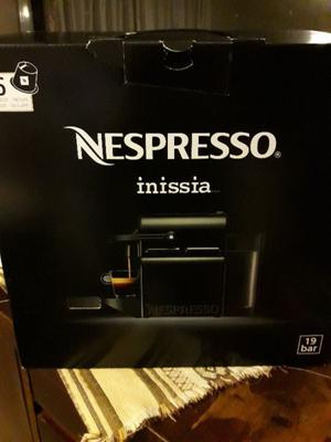 Vendo cafetera nespresso inissia NUEVA