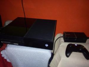 vendo xbox one con 1 joystick y 8 juegos digitales y 150