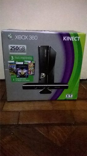 Xbox 360 + Un Joystick + Kinect + Microfono + 4 Juegos