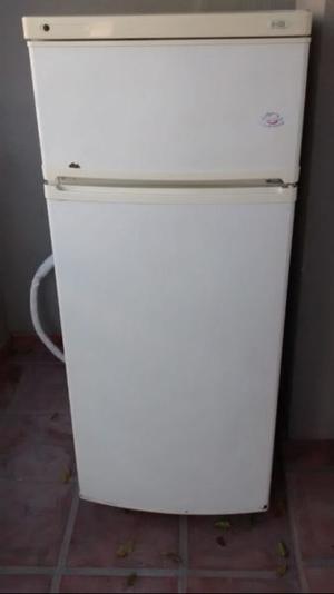 Vendo heladera con freezer