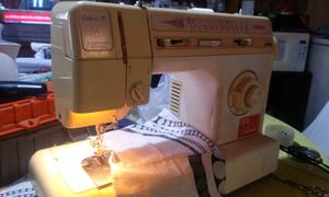 Máquina de coser Singer Capri 45