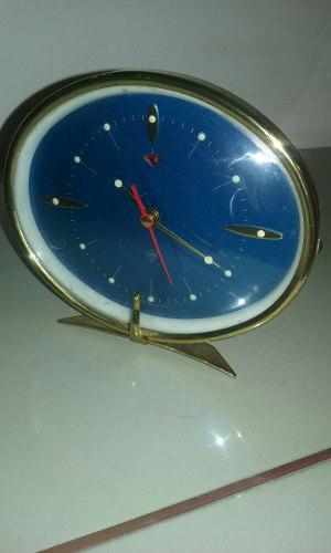 Reloj Despertador A Cuerda. Vintage.