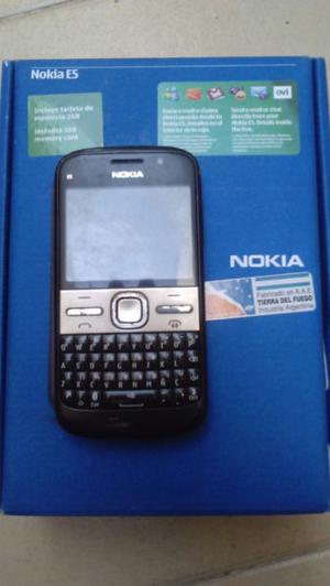 Vendo Nokia E5 con detalles de uso.