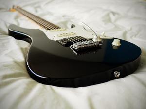Guitarra Eléctrica Yamaha Pacifica 712