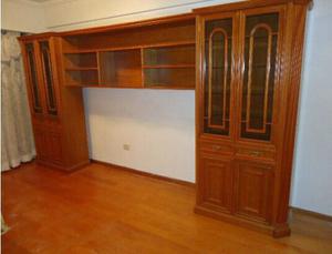 Mueble cristalero en madera seregeira