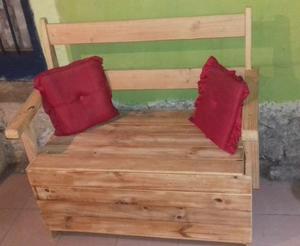 sillon de madera, baul- $700- permuto