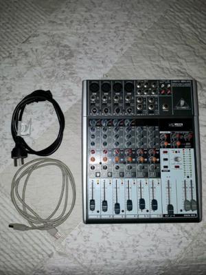 Consola behringer nueva