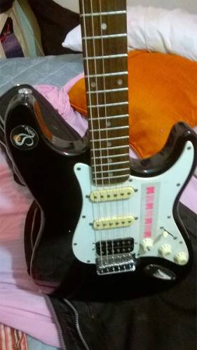 Fender Squier Stratocaster Negra Y Blanca Impecable!!!