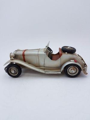 Auto Antiguo En Miniatura Plateado