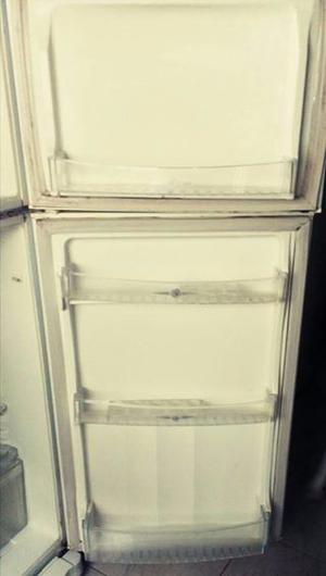 Vendo heladera con freezer