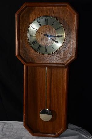 Reloj De Madera De Pared Parsons Con Péndulo