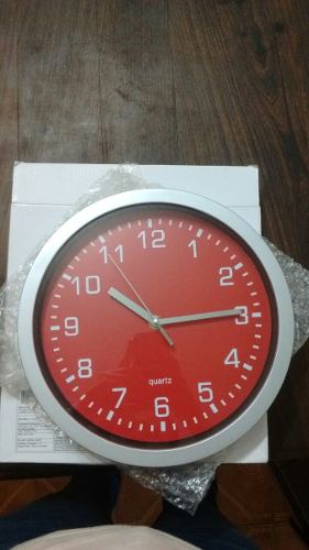 Reloj Rojo Con Borde Plateado De Pared