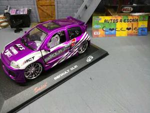 Renault Clio 1/32 Metal Con Base Y Caja Acrílica