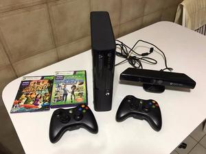 Xbox 360 con 2 joysticks, kinect y 2 juegos