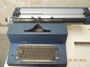 Maquina De Escribir Elèctrica- Olivetti Tekne 3