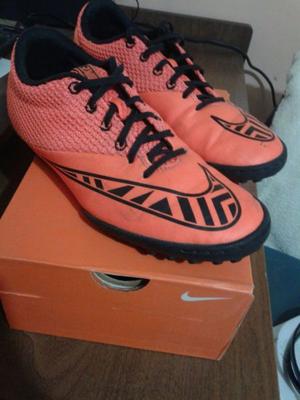 Vendo botines Nike originales! tapones chicos