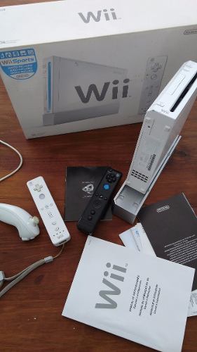Nintendo Wii + 7 Juegos De Controles + 2 Mandos Impecable