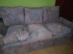 1 Sillon 3 cuerpos y 2 Sillones de 1 cuerpo.$ charlables