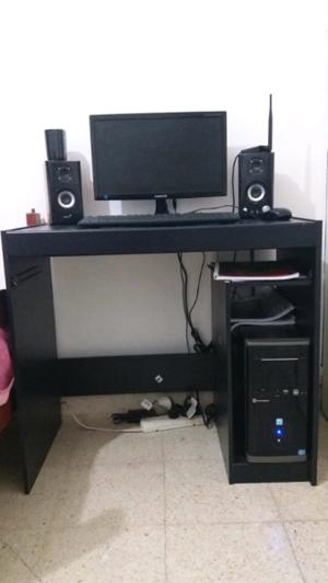 Vendo Pc Sin mesa y parlantes