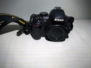 Camara Nikon D solo cuerpo, bateria y cargador