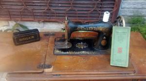 Antigua Máquina de coser Singer Modelo 