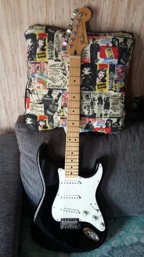 Fender Stratocaster Standard México  Black - Impecable