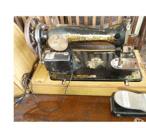 VENDO MÁQUINA DE COSER SINGER EN VALIJA A REPARAR