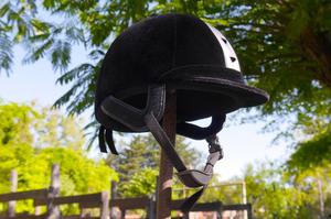 Vendo cascos de equitacion profesionales nuevos sin uso