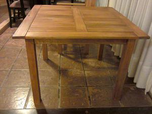 mesa de madera de eucalipto