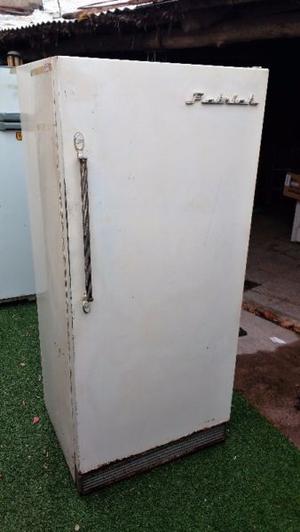HELADERA PATRICK C/CONGELADOR FUNCIONANDO PERFECTO