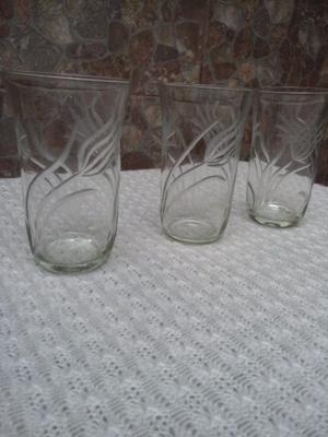set de 3 vasos de vidrio dibujados