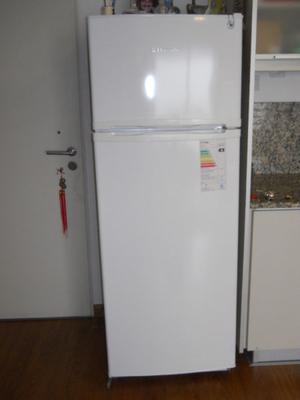 HELADERA con freezer"0PORTUNIDAD" electrolux nueva muy poco