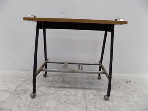 Mesa De Tv De Formica Fundación Tzedaká