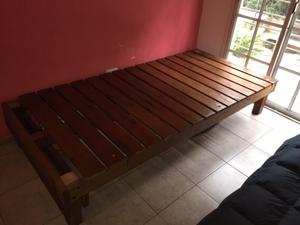 Cama Divan de Madera Maciza, Una plaza y media. Muy fuerte