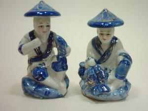 Par de Figuras en Porcelana China. Pescadores